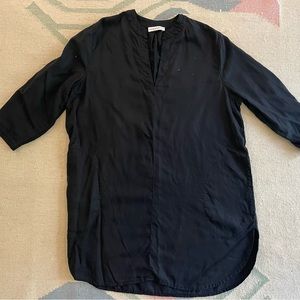 ARITZIA Community black shirt